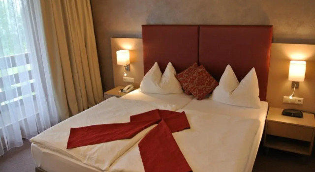 Двухместный номер Classic с балконом Dei Hotel Schönblick