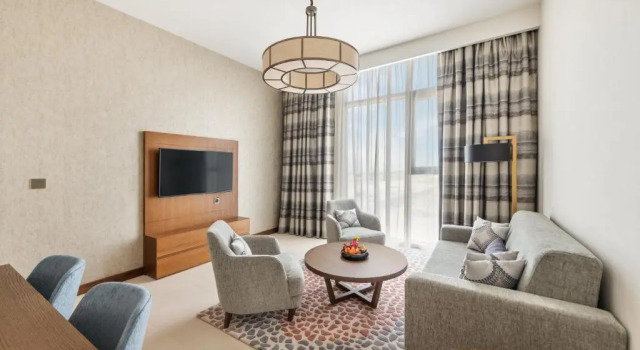 Люкс с 2 комнатами Staybridge Suites Dubai Al-Maktoum Airport by IHG