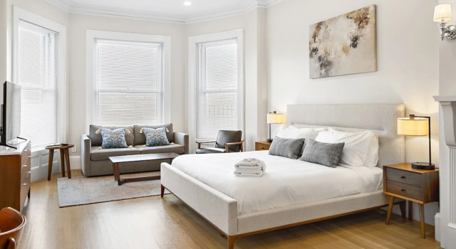 Люкс Classic Charlesgate Suites