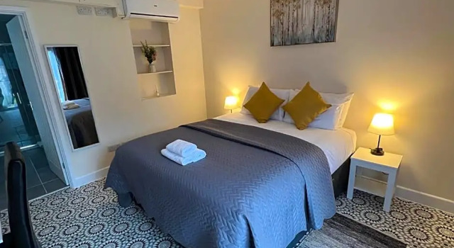 Номер Deluxe The Castle Inn Hotel