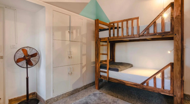Zostel Bangalore, Indiranagar, Забронировать Хостел Отели штата Карнатаки с парковкой, Парковка