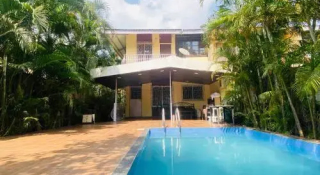 Felicity Stays- The Wayside House