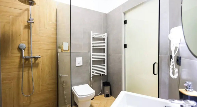 Grandstay Central 102
