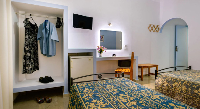 Трёхместный номер Standard Akis Hotel