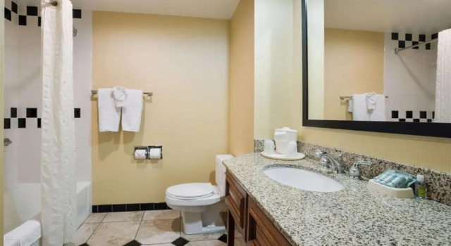 Номер Standard с балконом Best Western Grand Victorian Inn