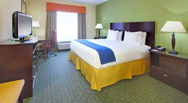 Люкс Standard Holiday Inn Express & Suites Covington by IHG