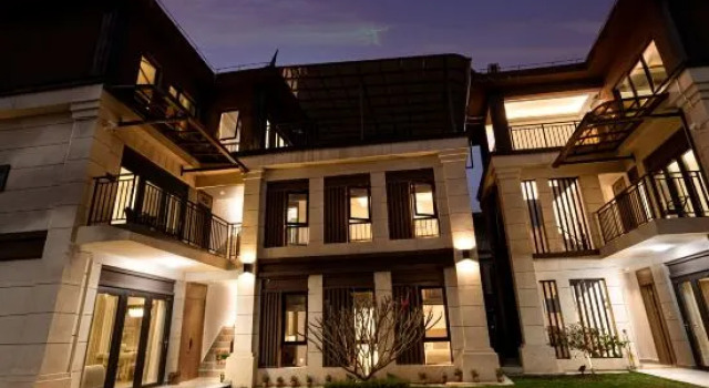 Xishuangbanna Jinghong Jinlong Jiarui Hot Spring Holiday Villa