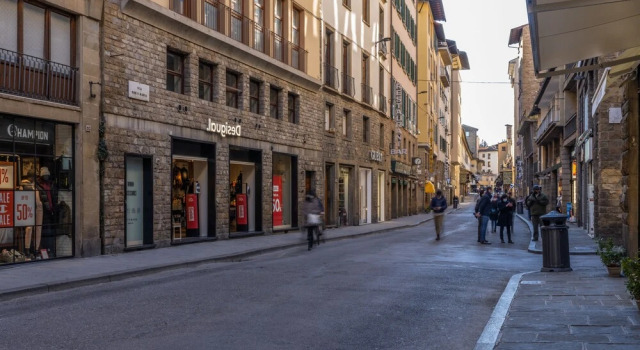 Firenze Rentals - Por Santa Maria, Забронировать Отель Отели Флоренции с парковкой, рядом с Дом Буонаротти, Парковка