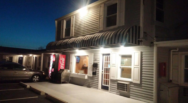 Shore Point Motel