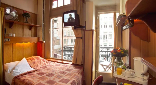 Двухместный номер Standard с балконом Nadia Hotel