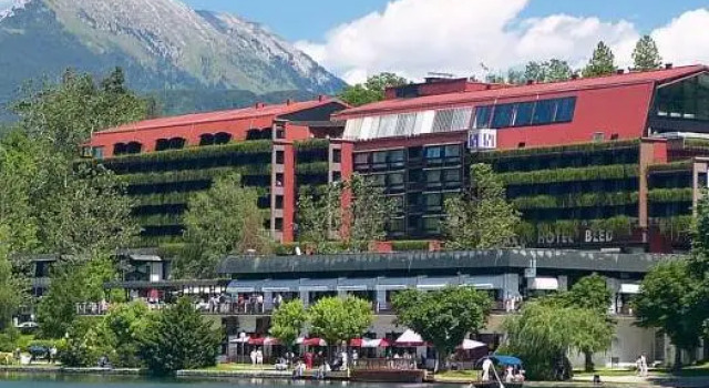 Полулюкс Hotel Park - Sava Hotels & Resorts
