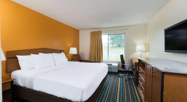 Двухместный номер Accessible Days Inn by Wyndham Florence Cincinnati Area