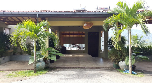 The Albatross, Kandy