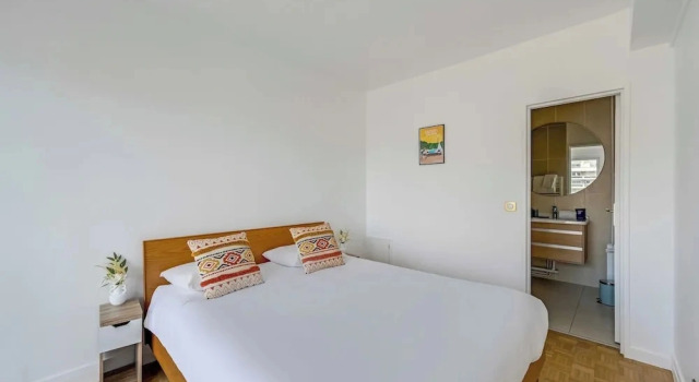 Bright Flat - 1bdr/4p- Near Paris and La Defense, Забронировать Апартаменты/квартира Курбевуа Дефанс, рядом с Église Notre Dame de la Pentecôte