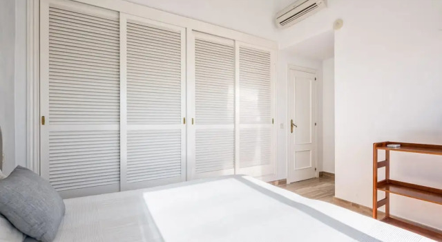 Stunning 4BR Penthouse by Rafleys in 150 m to The Beach in Elviria, Забронировать Отель Отели Марбелья 3 звезды, рядом с Теннисный и спортивный клуб Don Carlos, 3*