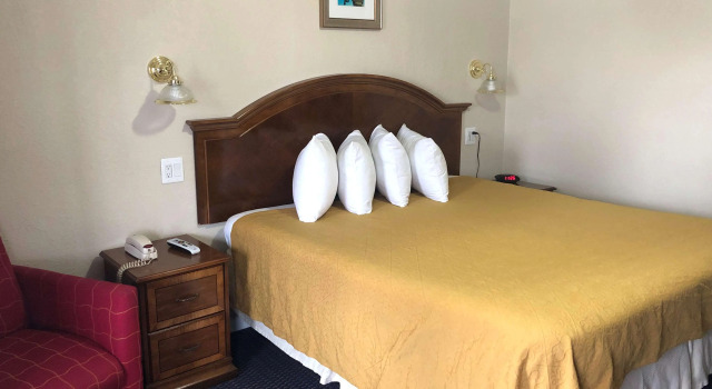 Knights Inn Harrisonville, Prenota Locanda Hotel a Missouri con parcheggio, Parcheggio