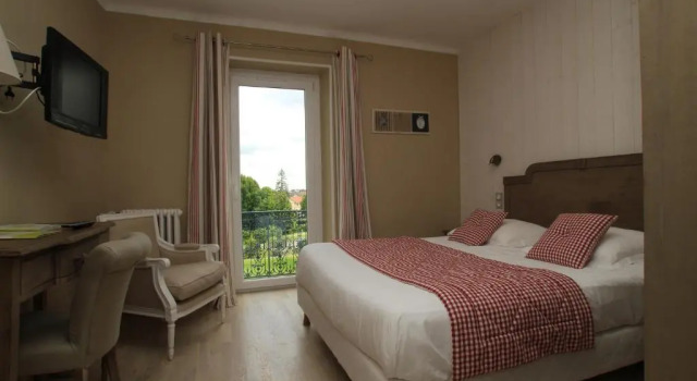 Двухместный номер Standard с видом на сад Logis Hotel Restaurant Spa Beau Site