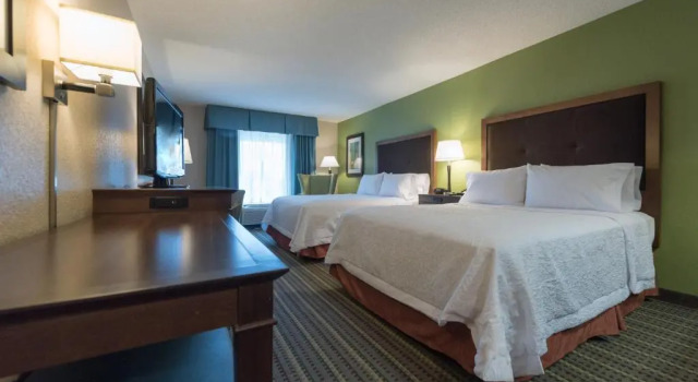 Четырёхместный номер Deluxe Hampton Inn Brooksville Dade City