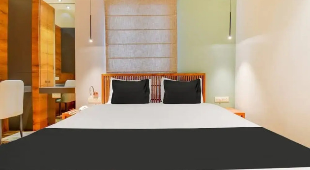 Abssolute Homtel - Rooms and Suites, Забронировать Отель Отели Aundh с парковкой, Парковка