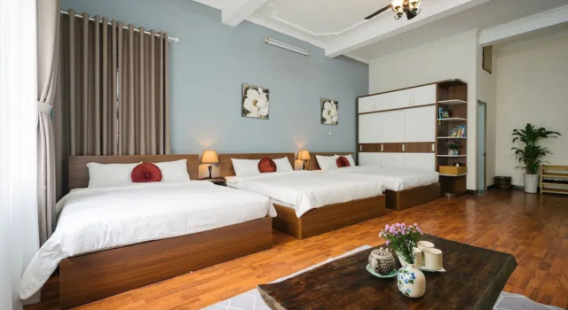 Двухместный люкс Deluxe Hanoi Crocus Homestay