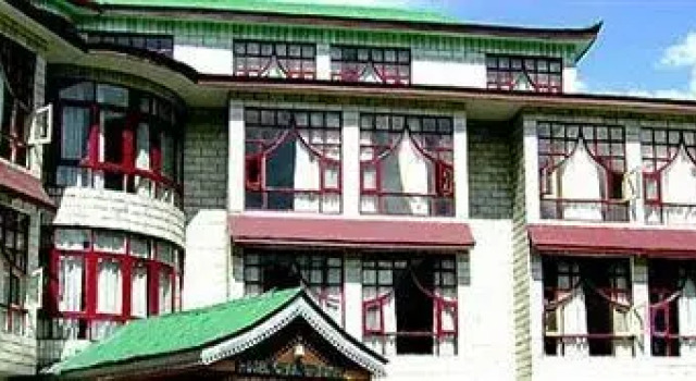 Hotel Chandermukhi, Забронировать Отель Отели Манали с парковкой, Парковка