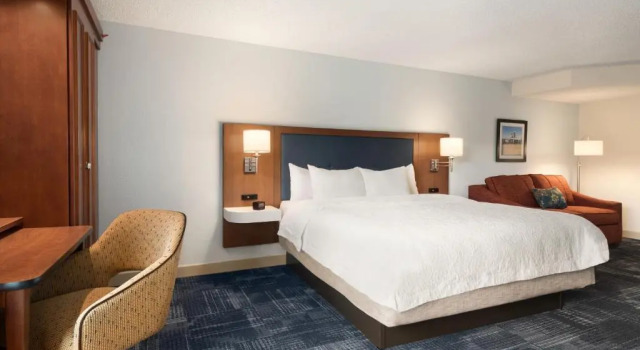Студия Hampton Inn Wausau