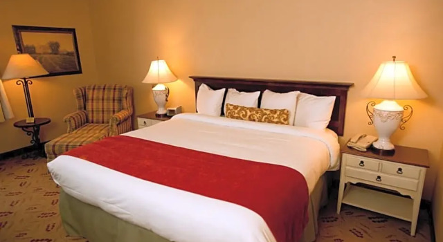 Люкс Standard Normandy Farm Hotel & Conference Center