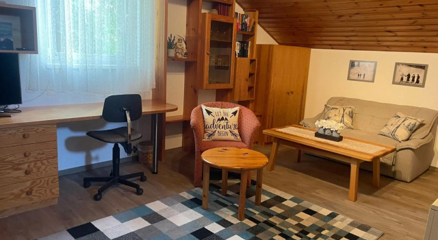 Katarinas cozy bungalov, Book Hotel Hotels in Ausseerland with Parking, Parking