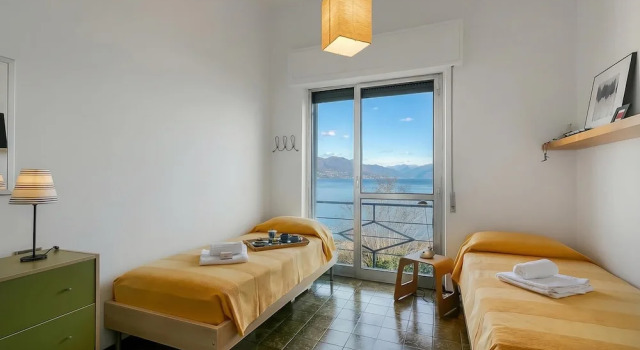 Апартаменты Standard с балконом и с видом на озеро Infinity Lake View Terraced Casa