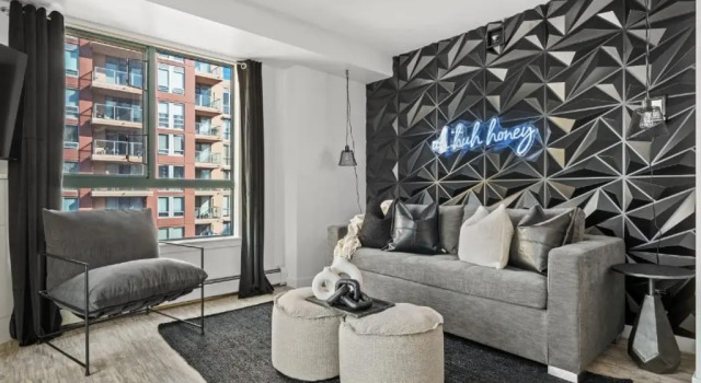 The Loki I Patio & BBQ I Sleeps 5 I Downtown I TV, Prenota Hotel Beltline Calgary, vicino a 8th Street C Train