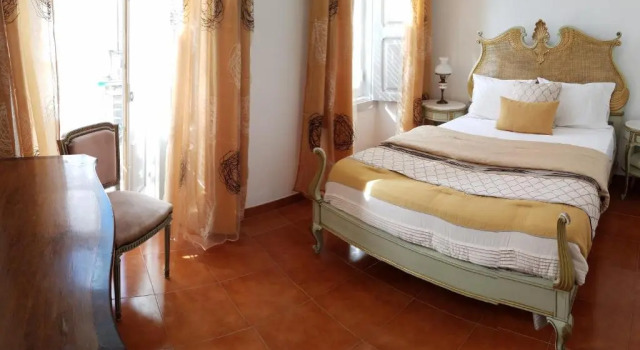 Трёхместный номер Standard Guesthouse of Alcobaça