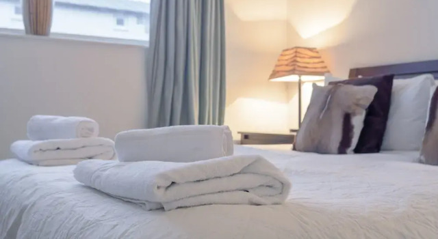 2 Bedroom Flat With Balcony In Chelsea