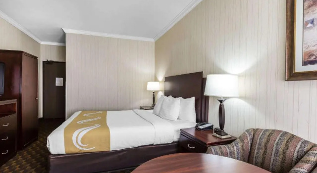 Номер Deluxe Quality Inn & Suites Los Angeles Airport - Stadium District