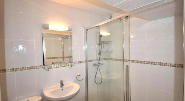 2 makuuhuonetta Huoneisto Lincombe Hall Hotel