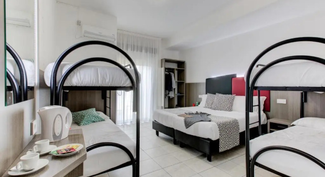 Семейный номер Standard с балконом Hotel Grazia Riccione