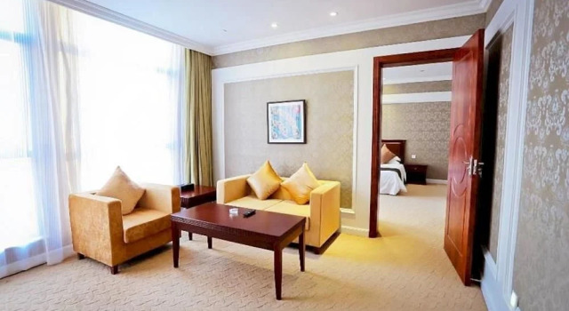 Relax Hotel (Hangzhou Shitang)(杭州石塘瑞莱克斯大酒店), Забронировать Отель Бизнес-отели Гуншу, 4* 5*