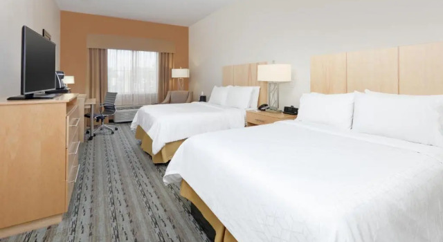 Двухместный люкс Holiday Inn Express & Suites San Antonio - Brooks City Base by IHG
