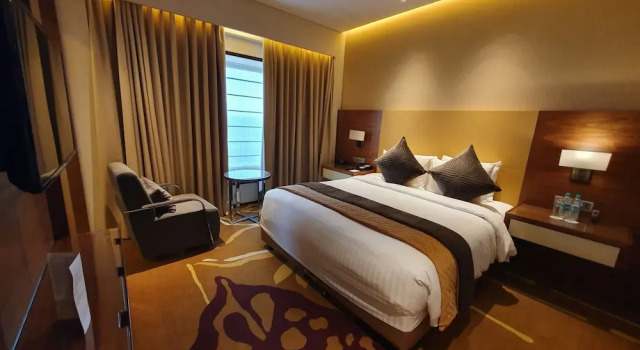 Двухместный номер Standard с видом на бассейн Courtyard by Marriott Raipur
