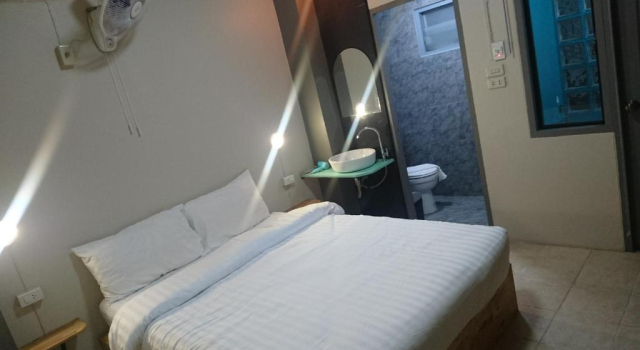Номер Economy Yan Hostel Thapae Gate