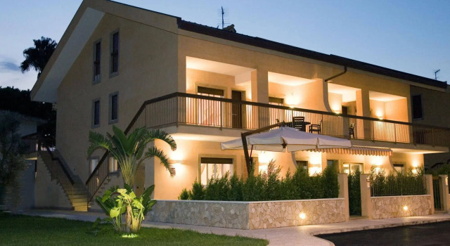Residence Dei Margi, Prenota Hotel Torre Faro Sicilia