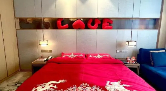 Номер Standard Century Runhua Hotel
