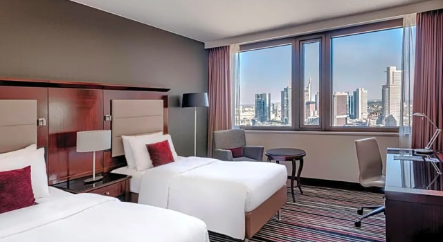 Номер Standard с видом на город Frankfurt Marriott Hotel