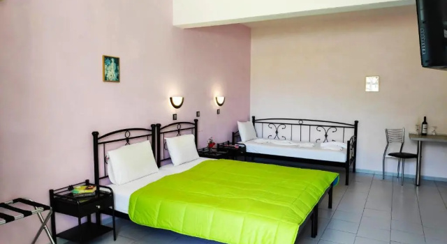 Трёхместный номер Standard Цокольный этаж Evelin hotel