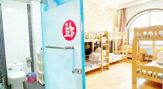 Кровать в общем номере (женский номер) Yilu Xiangdong Youth Hostel