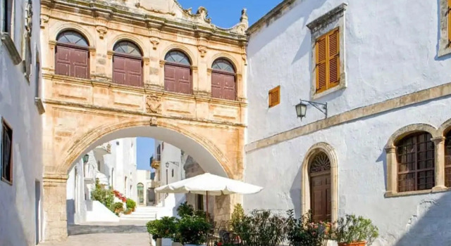 Villa in Ostuni's White City, Book Villa Ostuni Valle d'Itria