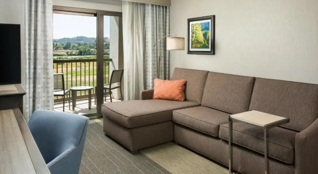 Люкс с видом на реку Hampton Inn & Suites - Napa, CA