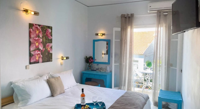Двухместный номер Standard с балконом и с видом на город Stratos Hotel