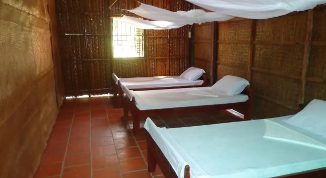 Phuong Thao Homestay, Book Guesthouse Hotels in Long Ho with Parking, Parking
