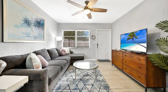 Just Beachy Apt 3 in Fort Lauderdale, Забронировать Отель Форт-Лодердейл Broward County, рядом с Выставочный комплекс Greater Fort Lauderdale-Broward County Convention Center