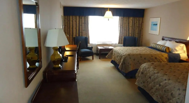 Четырёхместный номер Deluxe The Fredericton Inn